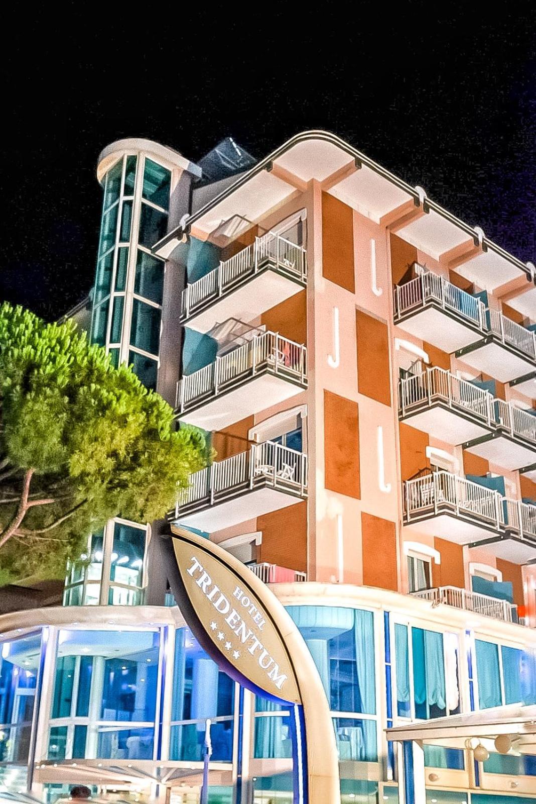 Hotel Tridentum Cesenatico Exterior foto